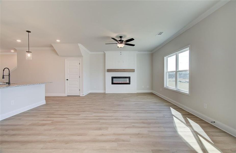 Spacious, unfurnished interior of a new home in Crofton Place Enclave, Snellville (Image 15).