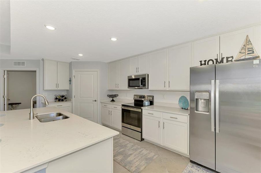 Furnished interior view inside a new home in , Venice (Image 29).