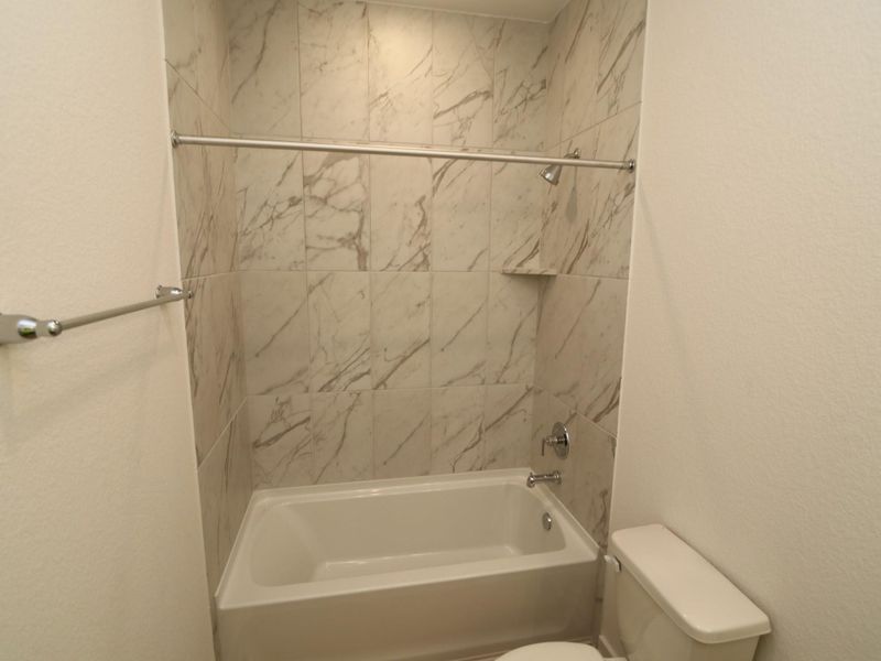 Image 25 of a home in Miller's Pond.