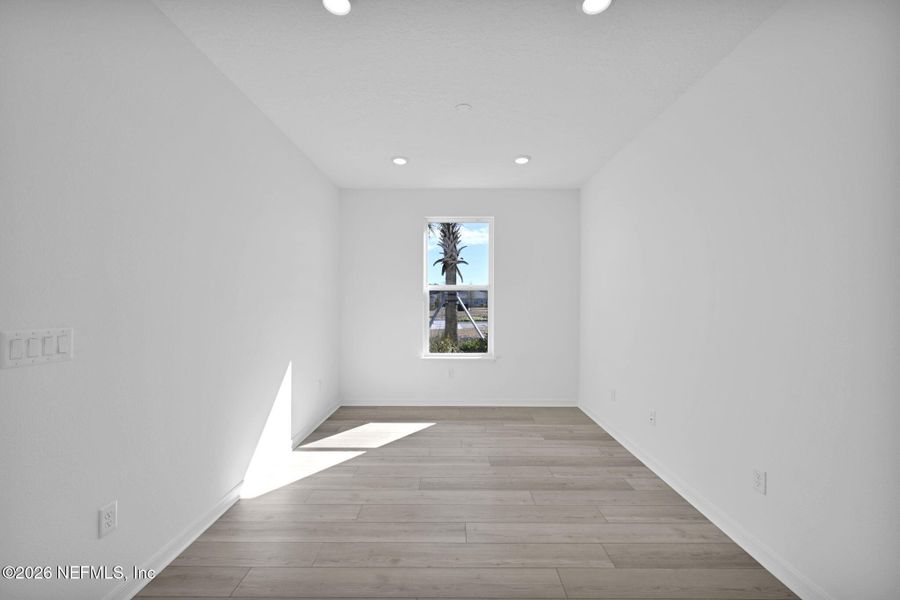 Spacious, unfurnished interior of a new home in Del Webb Wildlight, Yulee (Image 15).