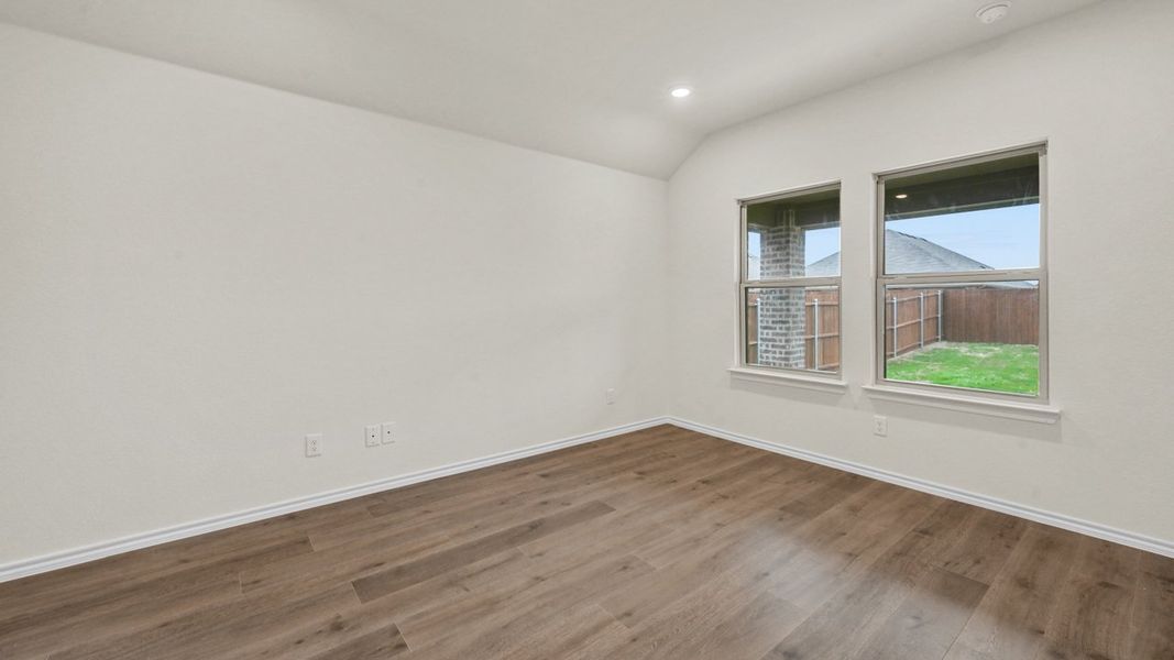 Spacious, unfurnished interior of a new home in Stonewyck Farms, Ennis (Image 20).