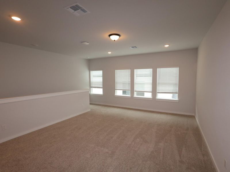 Spacious, unfurnished interior of a new home in Heritage, Dripping Springs (Image 9).