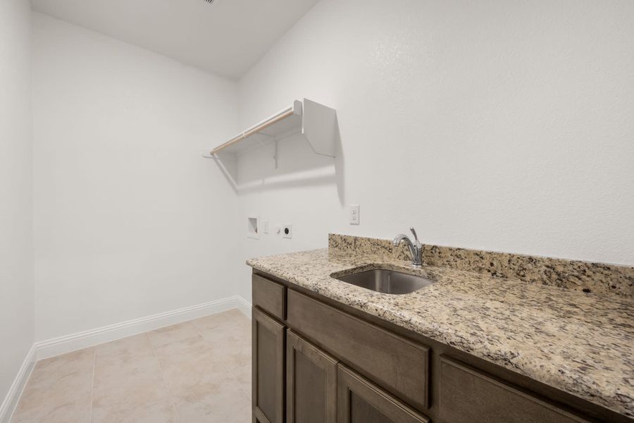 Furnished interior view inside a new home in Abe’s Landing, Granbury (Image 14). Furnished interior view inside a new home in Abe’s Landing, Granbury (Image 14).