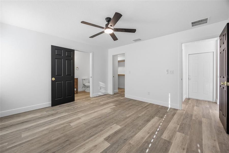Spacious, unfurnished interior of a new home in , Ocala (Image 35).