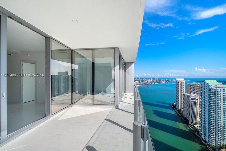 Condo located in Miami, FL showcasing its design and architecture (Image 3).