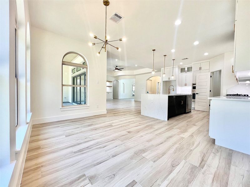 Formal dining/Breakfast room.