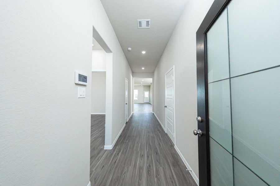 Spacious, unfurnished interior of a new home in River Ranch, Dayton (Image 17).