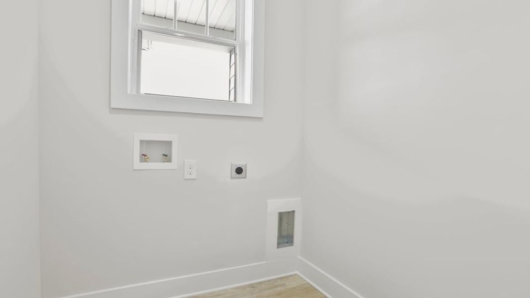 Spacious, unfurnished interior of a new home in Shadowood, Seneca (Image 29).