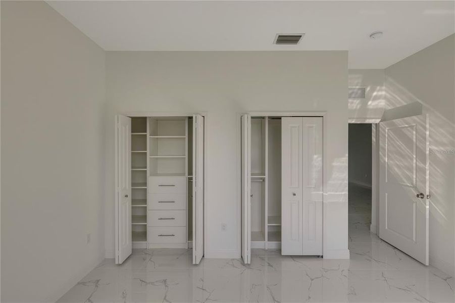 Spacious, unfurnished interior of a new home in , Rotonda West (Image 31).