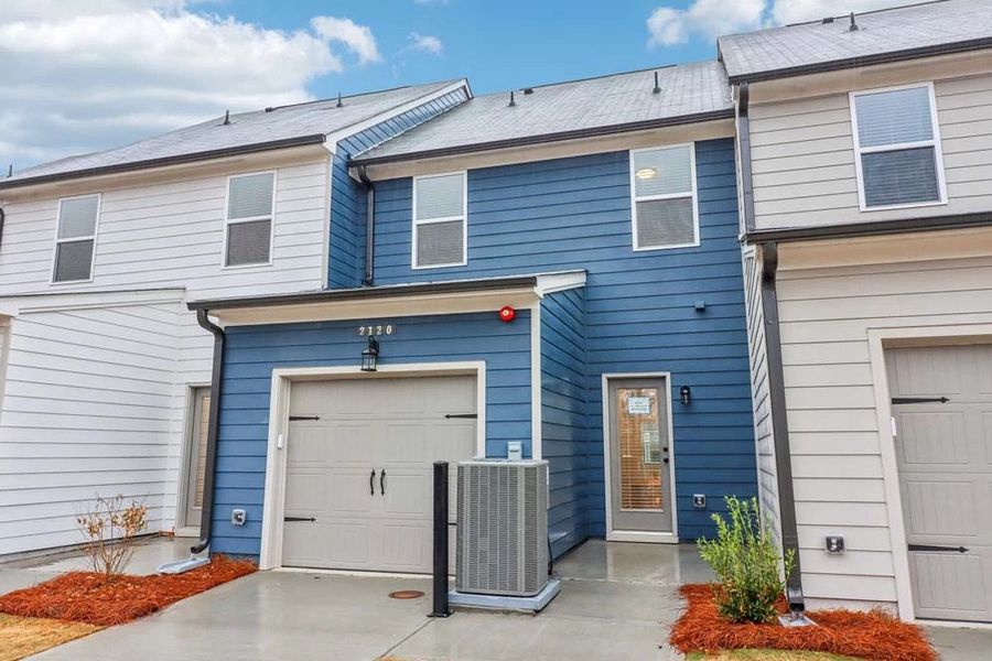 Sample Photo: Rear Exterior