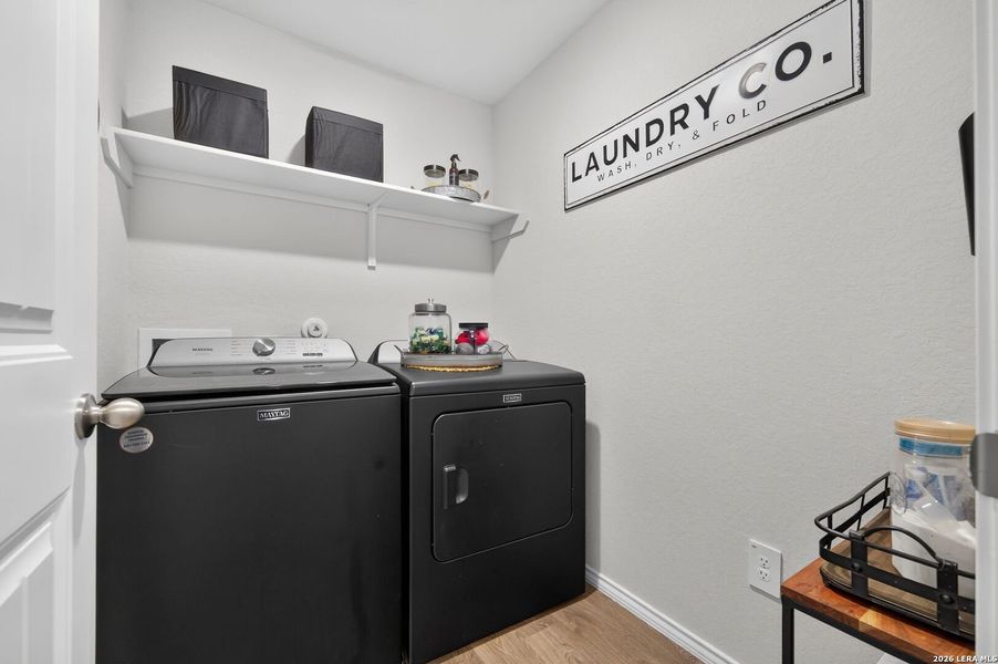 Furnished interior view inside a new home in , Seguin (Image 12).