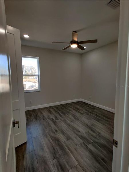 Spacious, unfurnished interior of a new home in , Tampa (Image 31).