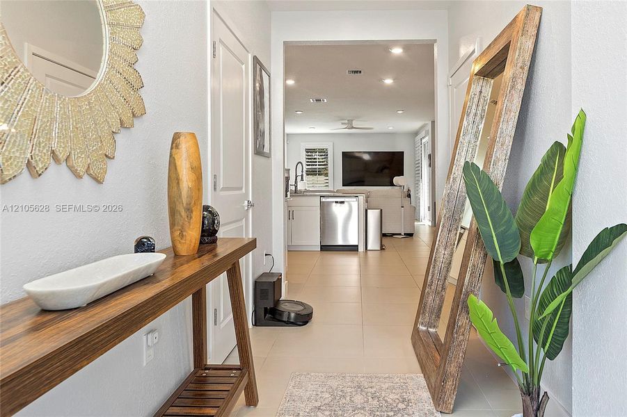 Furnished interior view inside a new home in , Pembroke Pines (Image 7).