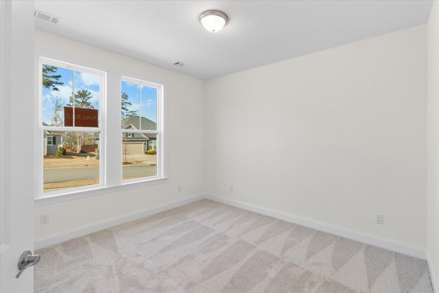Spacious, unfurnished interior of a new home in Sinclair at Crawford Creek, Grovetown (Image 14).