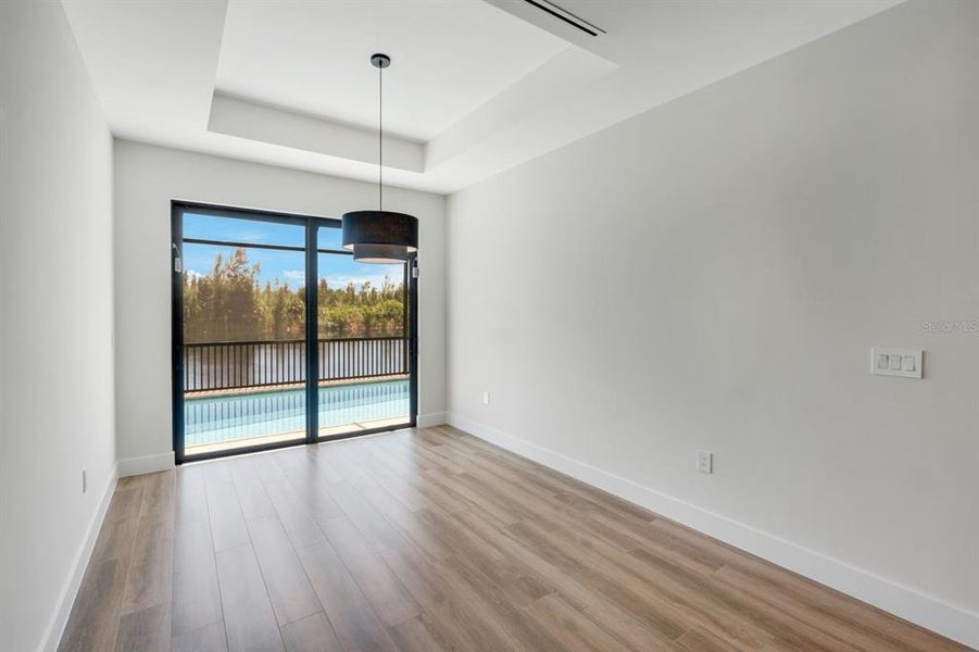 Spacious, unfurnished interior of a new home in , Port Charlotte (Image 15).