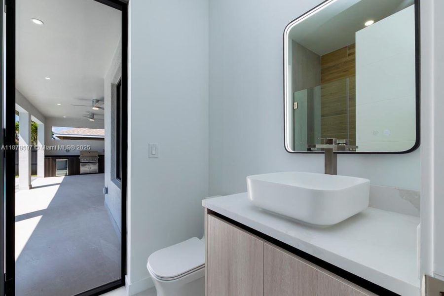 Furnished interior view inside a new home in , Cape Coral (Image 15).