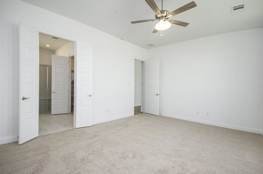 Representative unfurnished interior of a home built from the The Cottonwood by Sumeer Homes in Stone Henge II, Sanger (Image 20). Representative unfurnished interior of a home built from the The Cottonwood by Sumeer Homes in Stone Henge II, Sanger (Image 20).