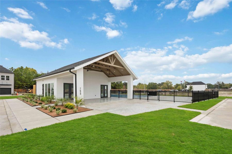 Community amenities in Alaia Crossing, Houston (Image 36).