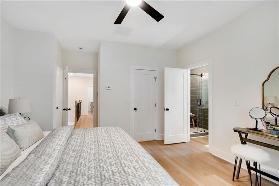 Furnished interior view inside a new home in , Dallas (Image 15). Furnished interior view inside a new home in , Dallas (Image 15).