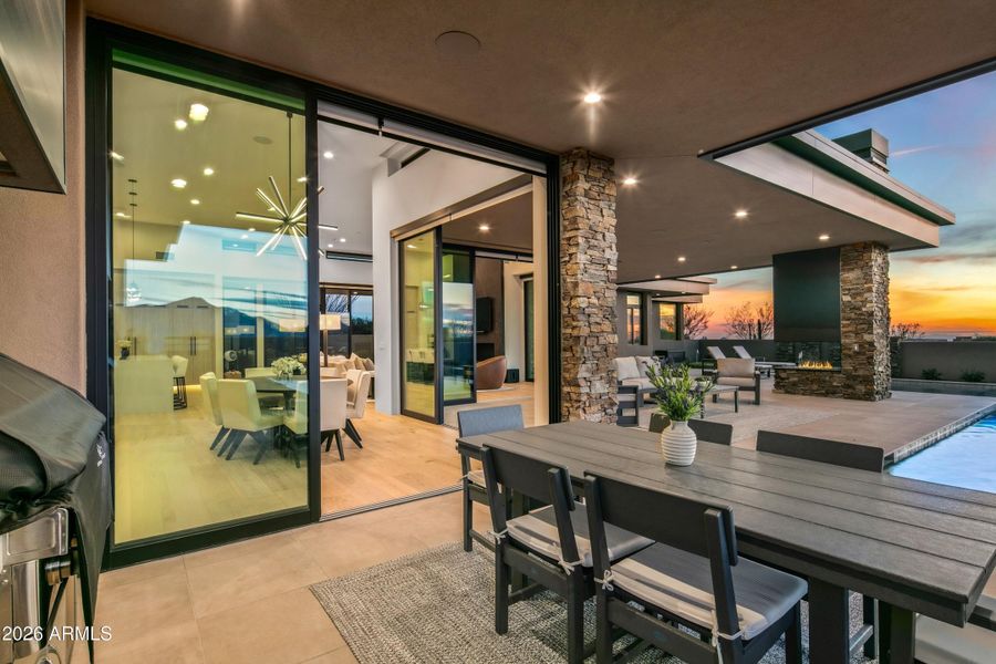 042_Alfresco Grilling and Dining