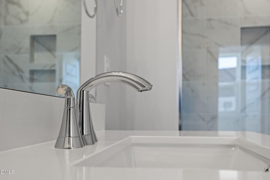 022_AP2-0309 Primary Bathroom - Detail -