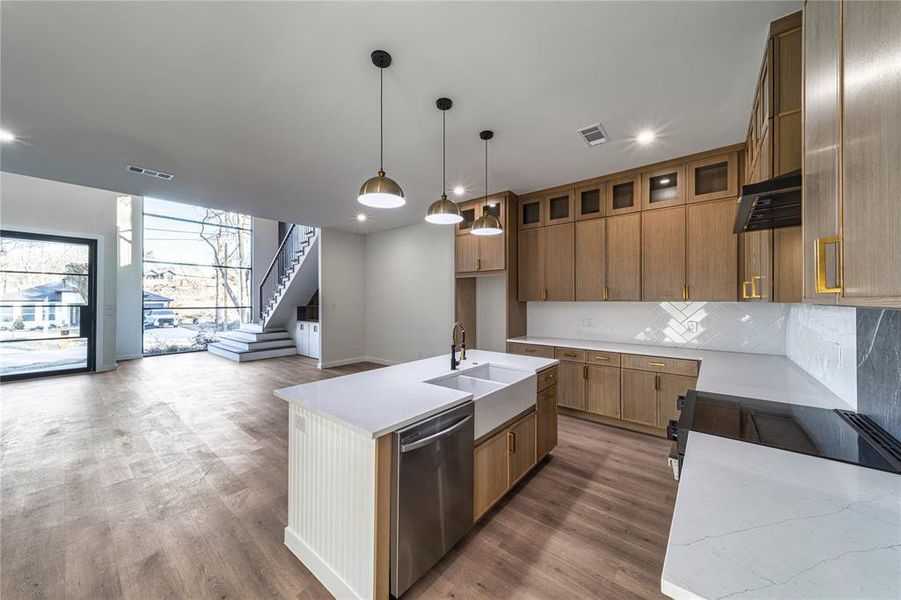 Furnished interior view inside a new home in , Dallas (Image 12).