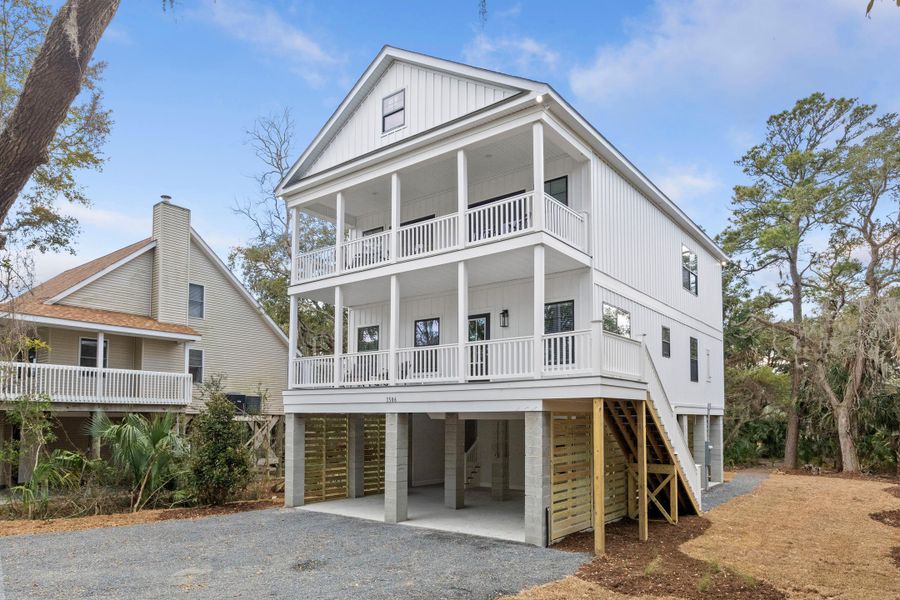Exterior details and patio area of a home in , Edisto Island (Image 24).
