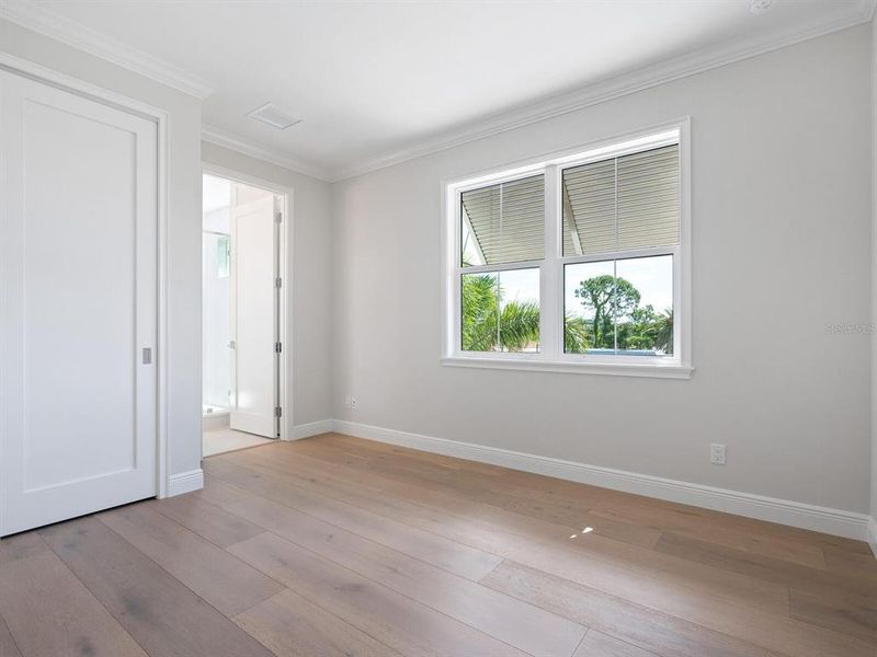 Spacious, unfurnished interior of a new home in , Sarasota (Image 68).