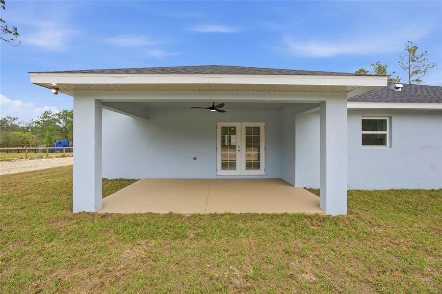 Exterior details and patio area of a home in , Ocala (Image 3).