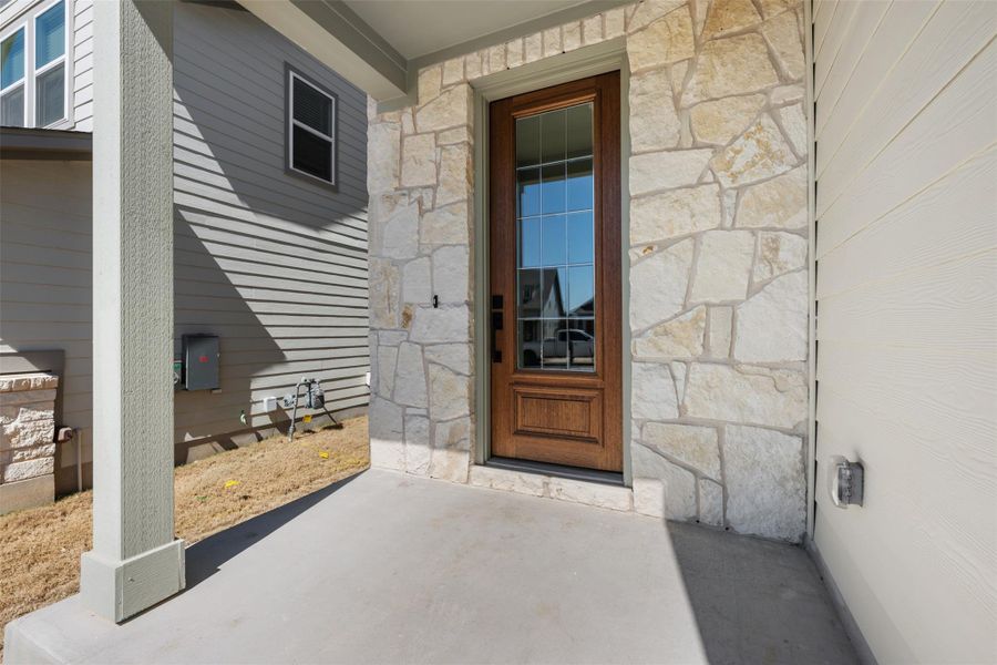 Representative images and renderings are for illustrative purposes. Actual structural options and design finishes of home may vary.