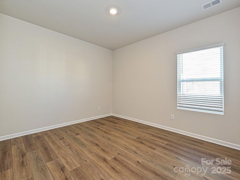 Photo is not of the actual home, but is an inspirational photo of builder’s model home and may depict options, furnishings, and/or decorator features that are not included Photo is not of the actual home, but is an inspirational photo of builder’s model home and may depict options, furnishings, and/or decorator features that are not included