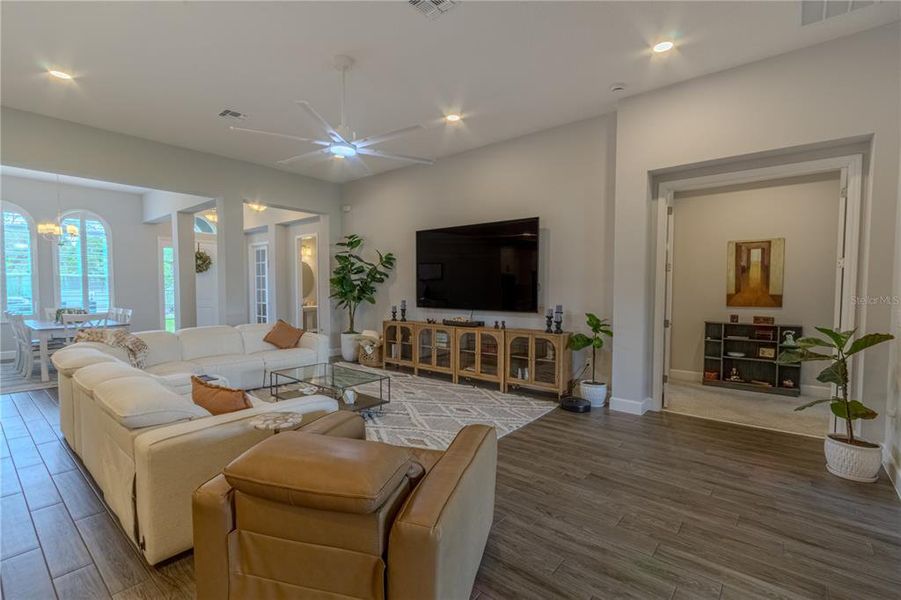 Furnished interior view inside a new home in Francisco Park, Oviedo (Image 11).
