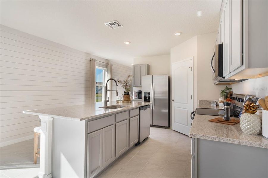 Furnished interior view inside a new home in Magnolia Pointe, Umatilla (Image 4).