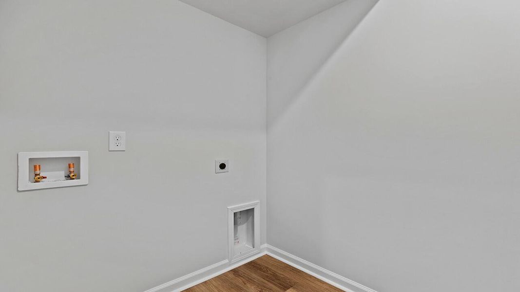 Spacious, unfurnished interior of a new home in Carolina Groves, Moncks Corner (Image 38).