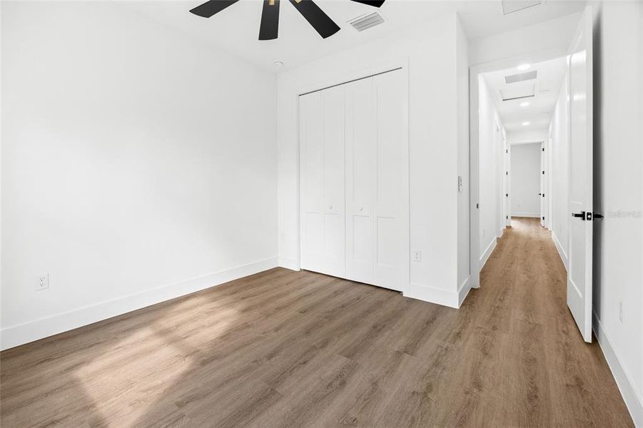 Spacious, unfurnished interior of a new home in , Ocala (Image 21).