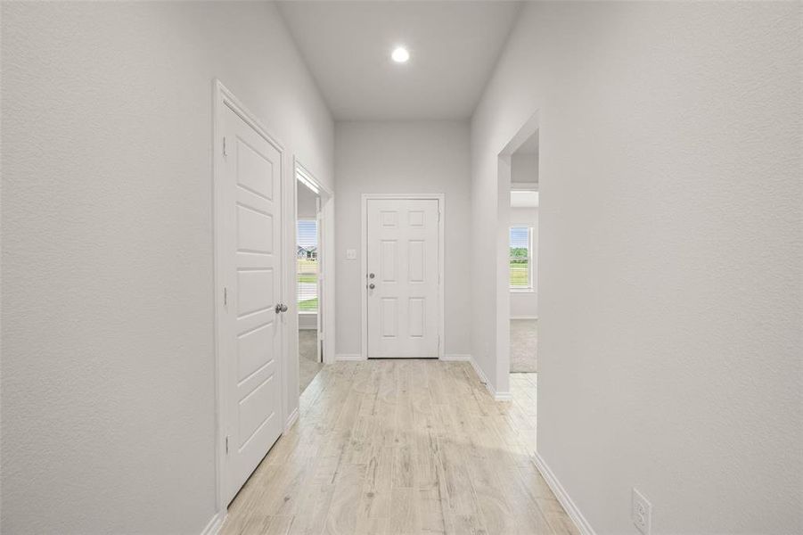 Spacious, unfurnished interior of a new home in Mountain Valley, Burleson (Image 29).