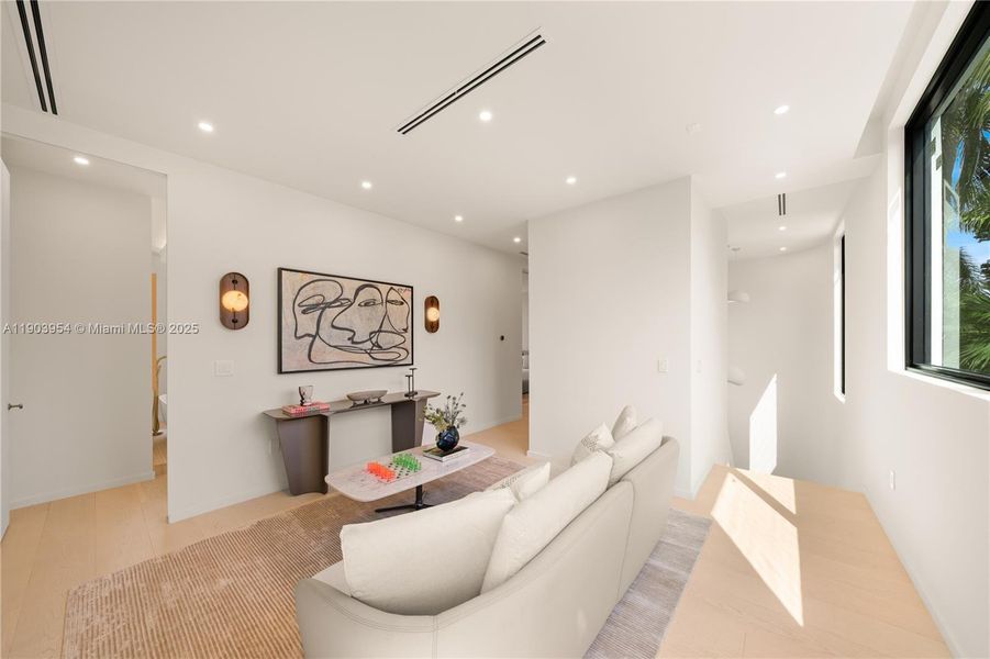 Furnished interior view inside a new home in , Miami Beach (Image 8).