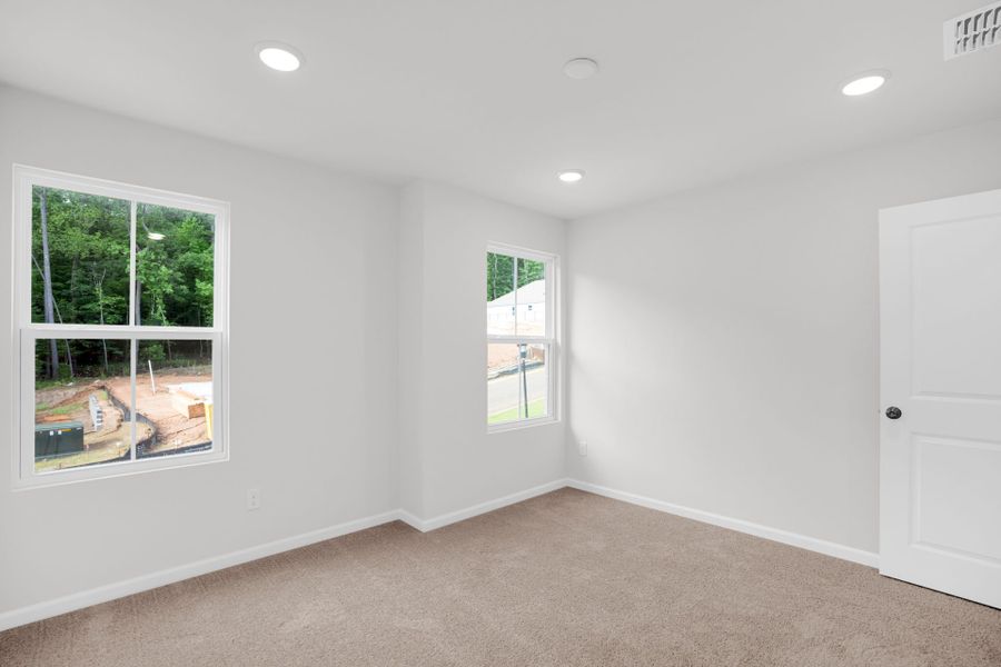 Spacious, unfurnished interior of a new home in Carriage Estates, Lexington (Image 31).