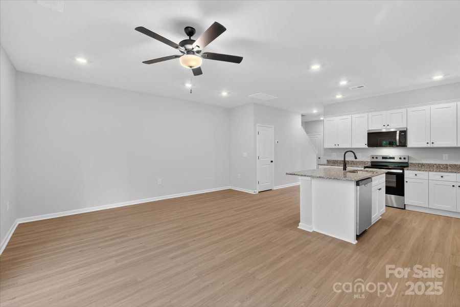 Spacious, unfurnished interior of a new home in Rhyne Court, Gastonia (Image 19).