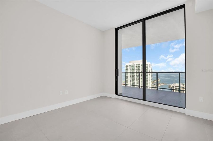 Spacious, unfurnished interior of a new home in , St. Petersburg (Image 66).