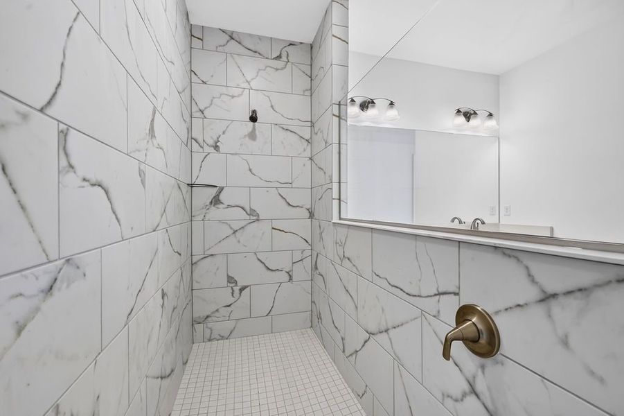 Close-up of interior finishes inside a home in The Sanctuary – Royal Collection, Punta Gorda (Image 16).