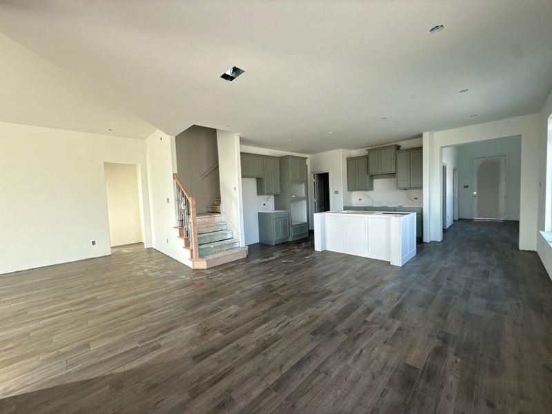 Spacious, unfurnished interior of a new home in Morningstar, Aledo (Image 7).