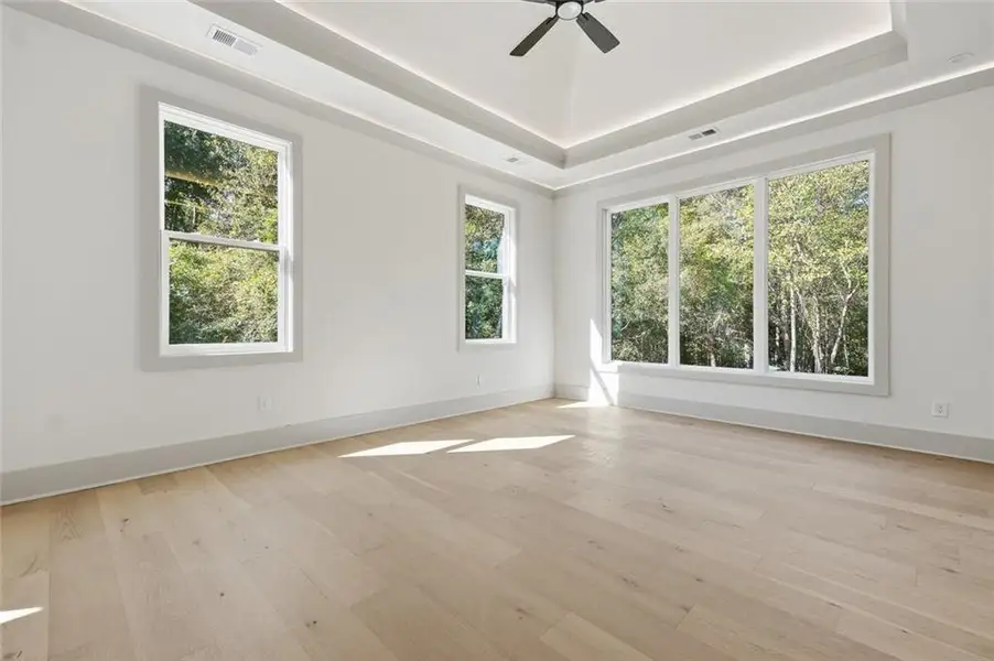 Spacious, unfurnished interior of a new home in , Gainesville (Image 31).