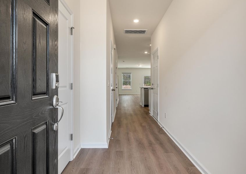 Spacious, unfurnished interior of a new home in The Landings at Montague, Goose Creek (Image 19).