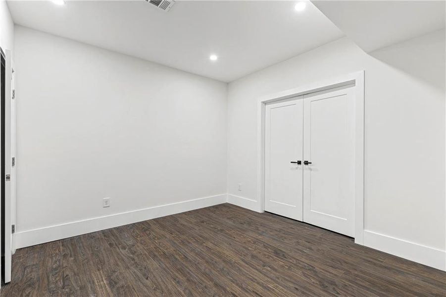 Spacious, unfurnished interior of a new home in , Atlanta (Image 22).