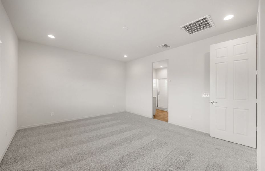 Spacious, unfurnished interior of a new home in Hayden Estates, Buckeye (Image 21). Spacious, unfurnished interior of a new home in Hayden Estates, Buckeye (Image 21).