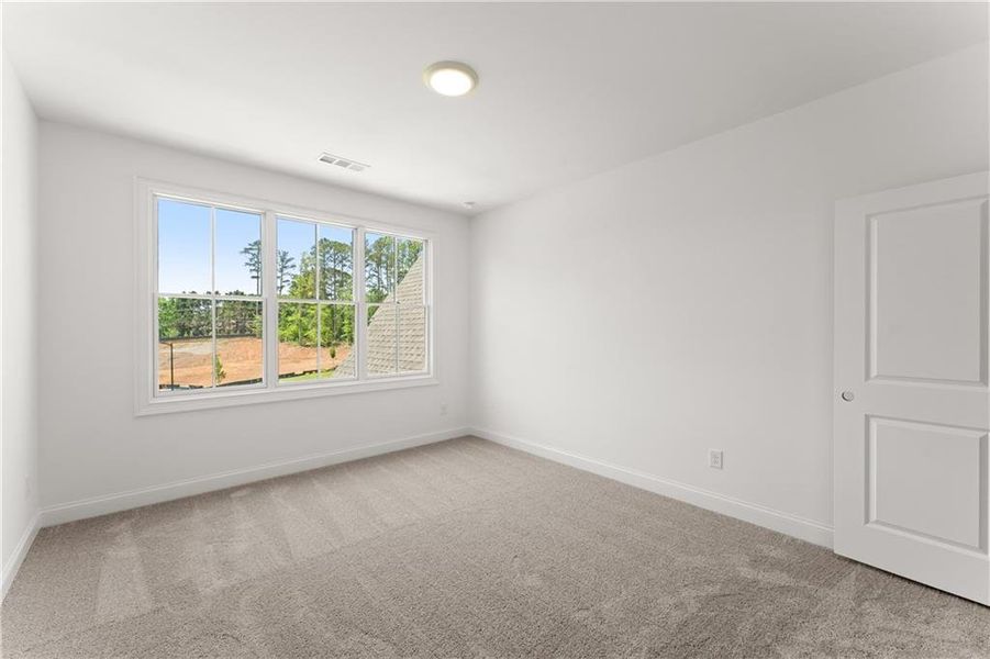 Spacious, unfurnished interior of a new home in Woodford, Acworth (Image 15).