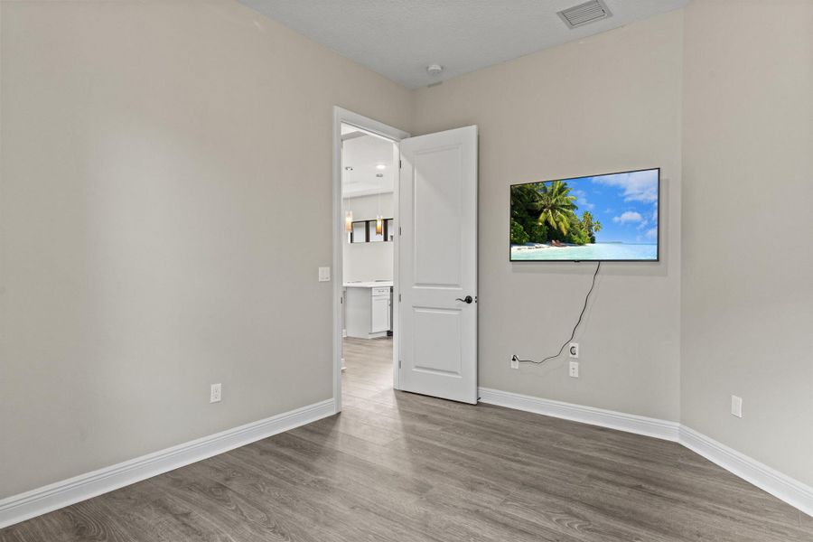 Image 27 of a home in .