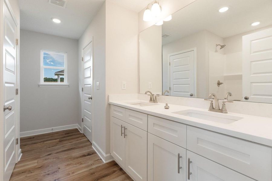 Owners Bathoom