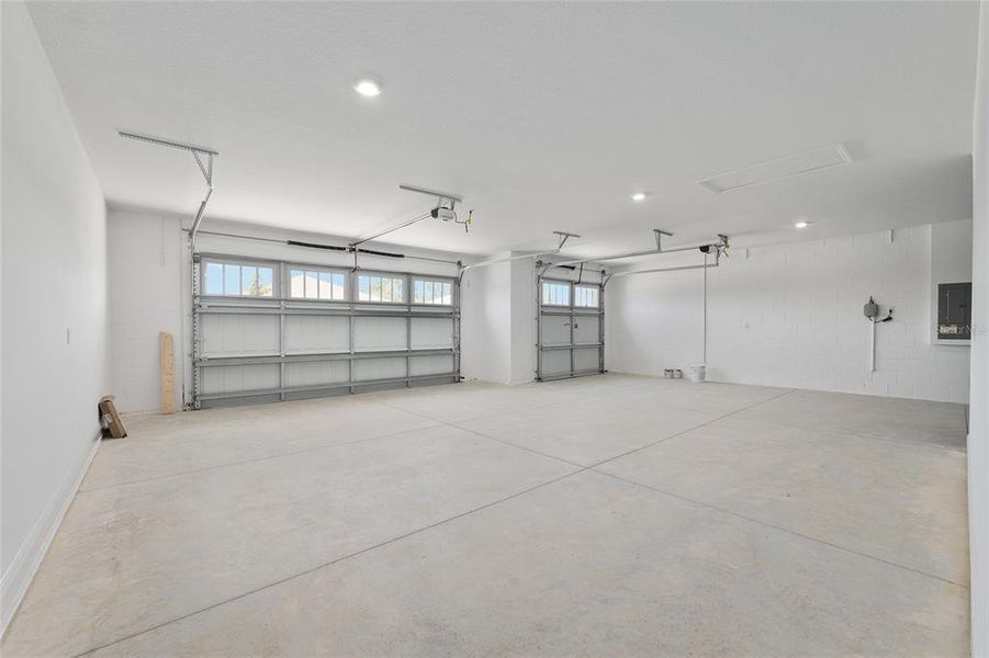 Spacious, unfurnished interior of a new home in , Ocala (Image 24).